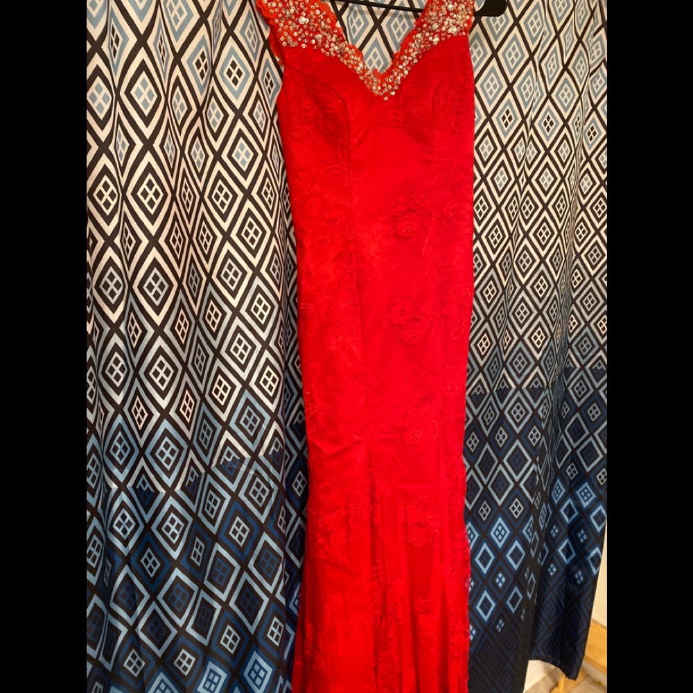 Classy Evening gown - Red